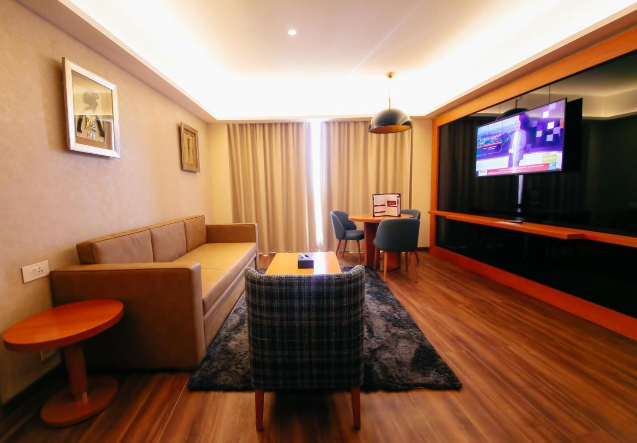Bravia Hotel نيامي المظهر الخارجي الصورة
