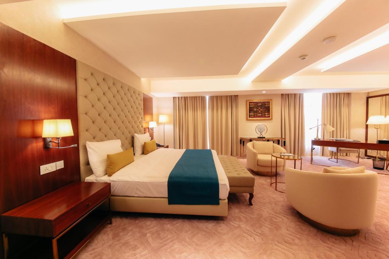 Bravia Hotel نيامي المظهر الخارجي الصورة